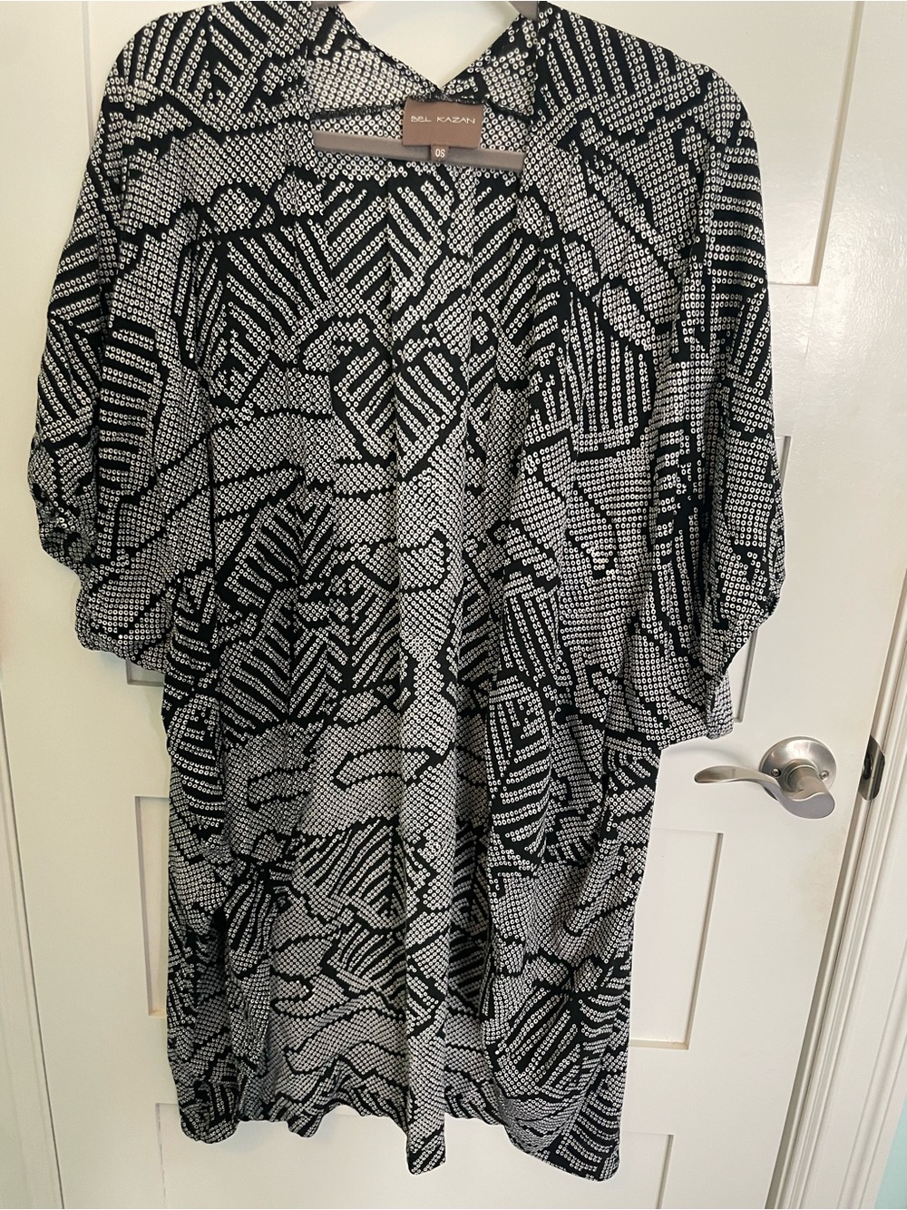 Bill Kazan Black and White Printed Kimono Dustser